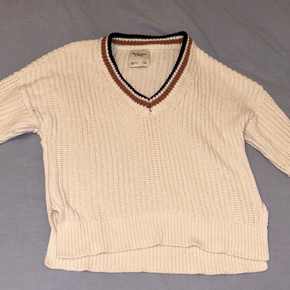 Abercrombie sweater - Picture 1 of 3